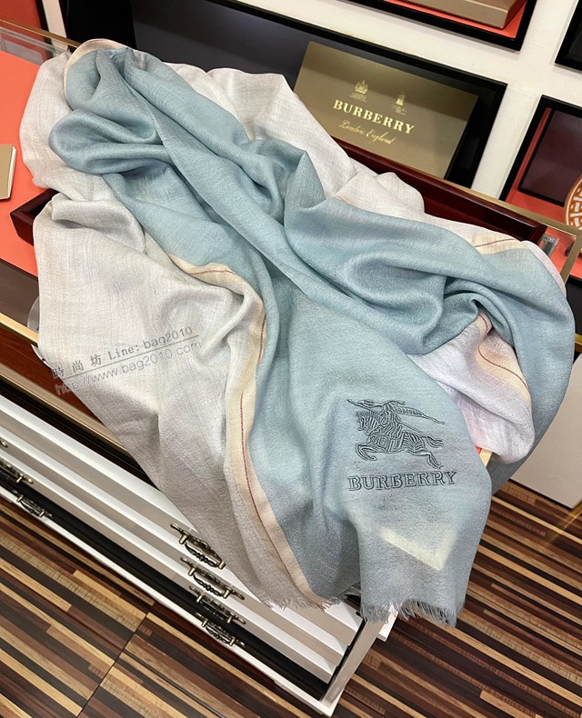 Burberry女士羊絨圍巾披肩 巴寶莉2021新款經典格圍巾  mmj1205